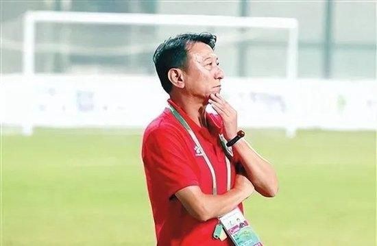 镜报：鲁尼接近伯明翰队史最低胜率 老板已经在考虑炒他鱿鱼《镜报》报道，伯明翰的老板已经在考虑解雇鲁尼。